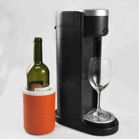 wine dispenser machine operated by AA battery for bottle wine ,instant electric aerator for sales